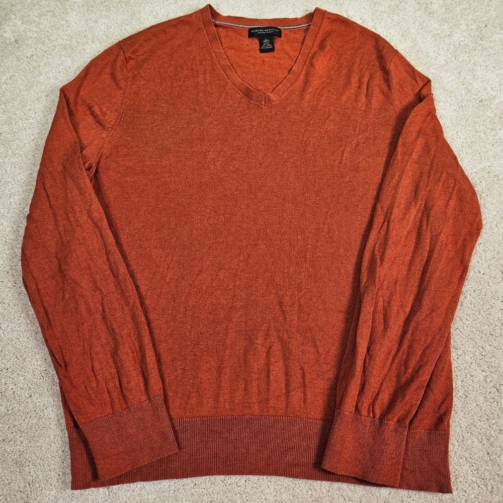 Banana Republic Luxury V-Neck Sweater Mens L Silk Cashmere Blend Preppy‎ Modern